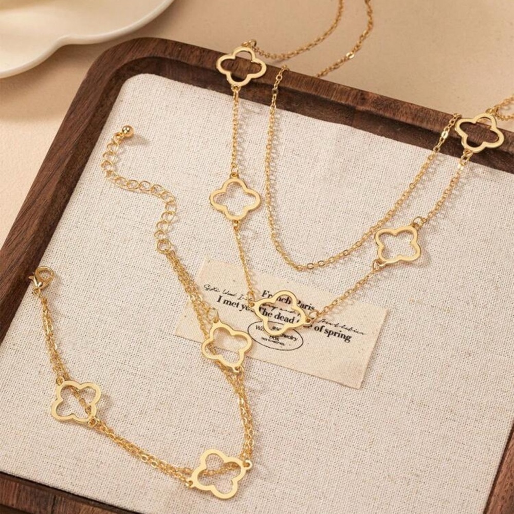 Gold Clover Chain Necklace & Bracelet Set - Picture 3 of 3